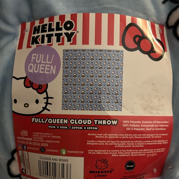 Queen size hello kitty plush blanket - Picture 4 of 4